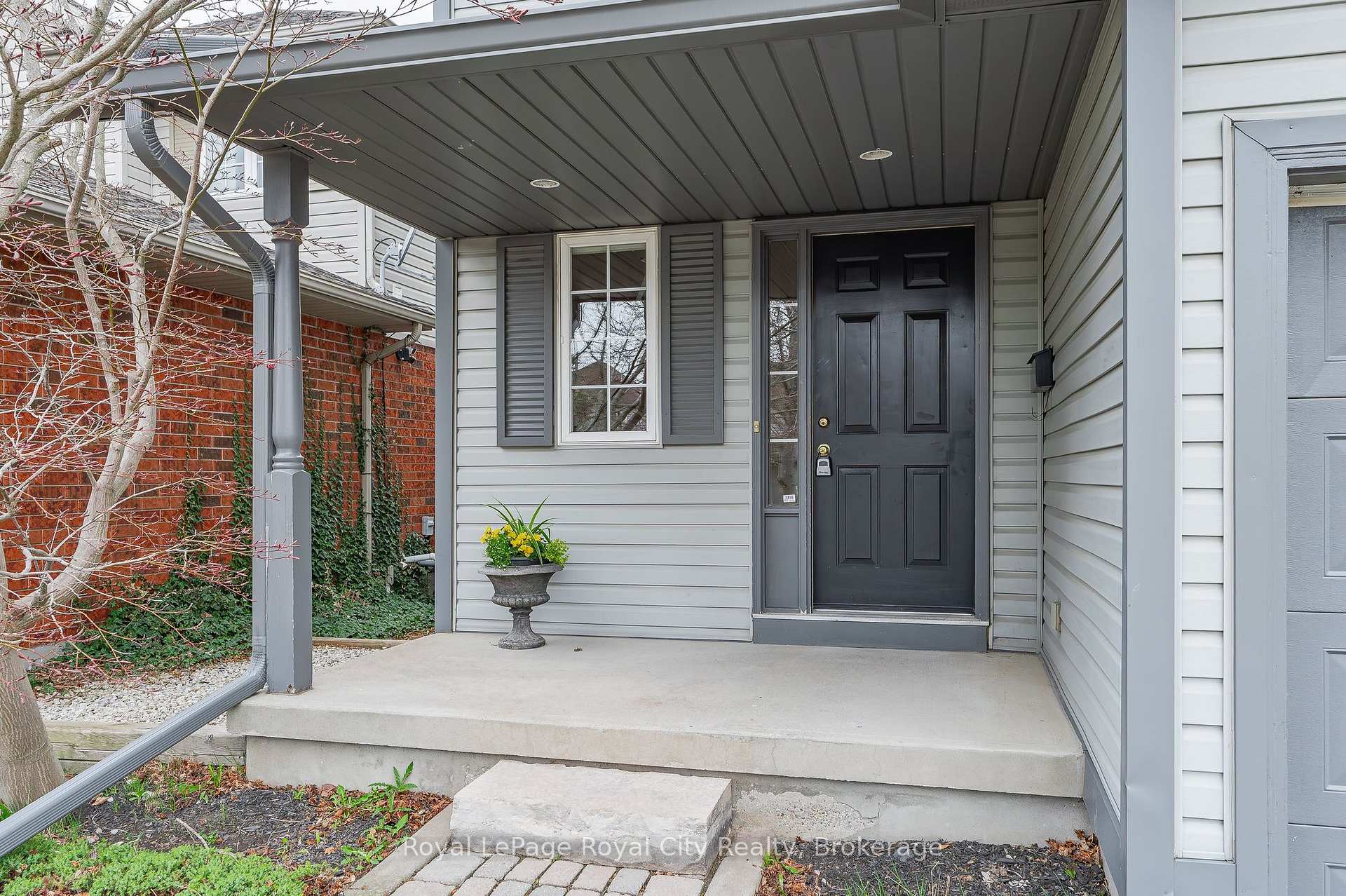 90 Doyle Drive, Guelph, ON N1G 5B9