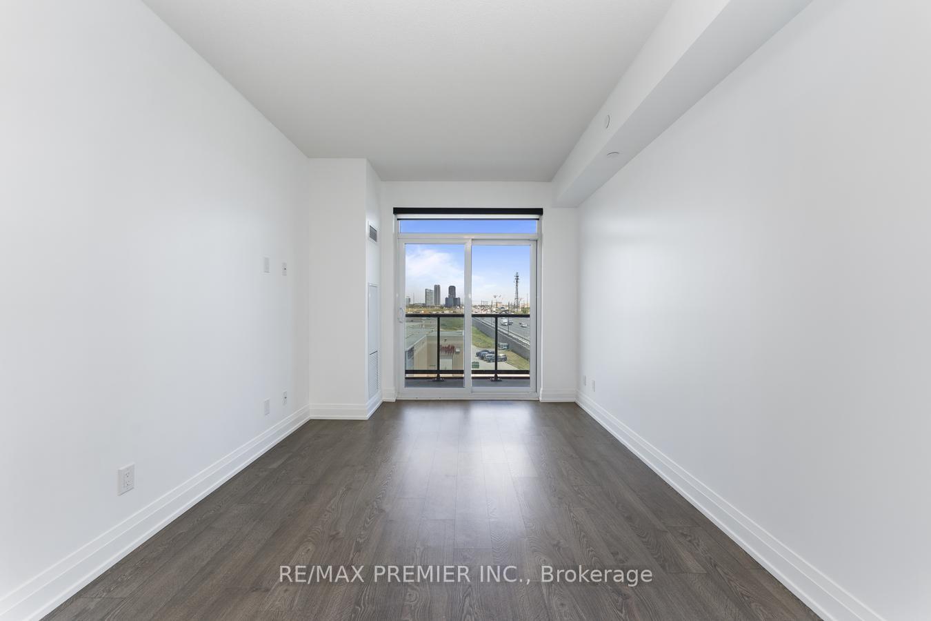 2 Bedrooms Condo at 3600 Highway 7, Vaughan For sale