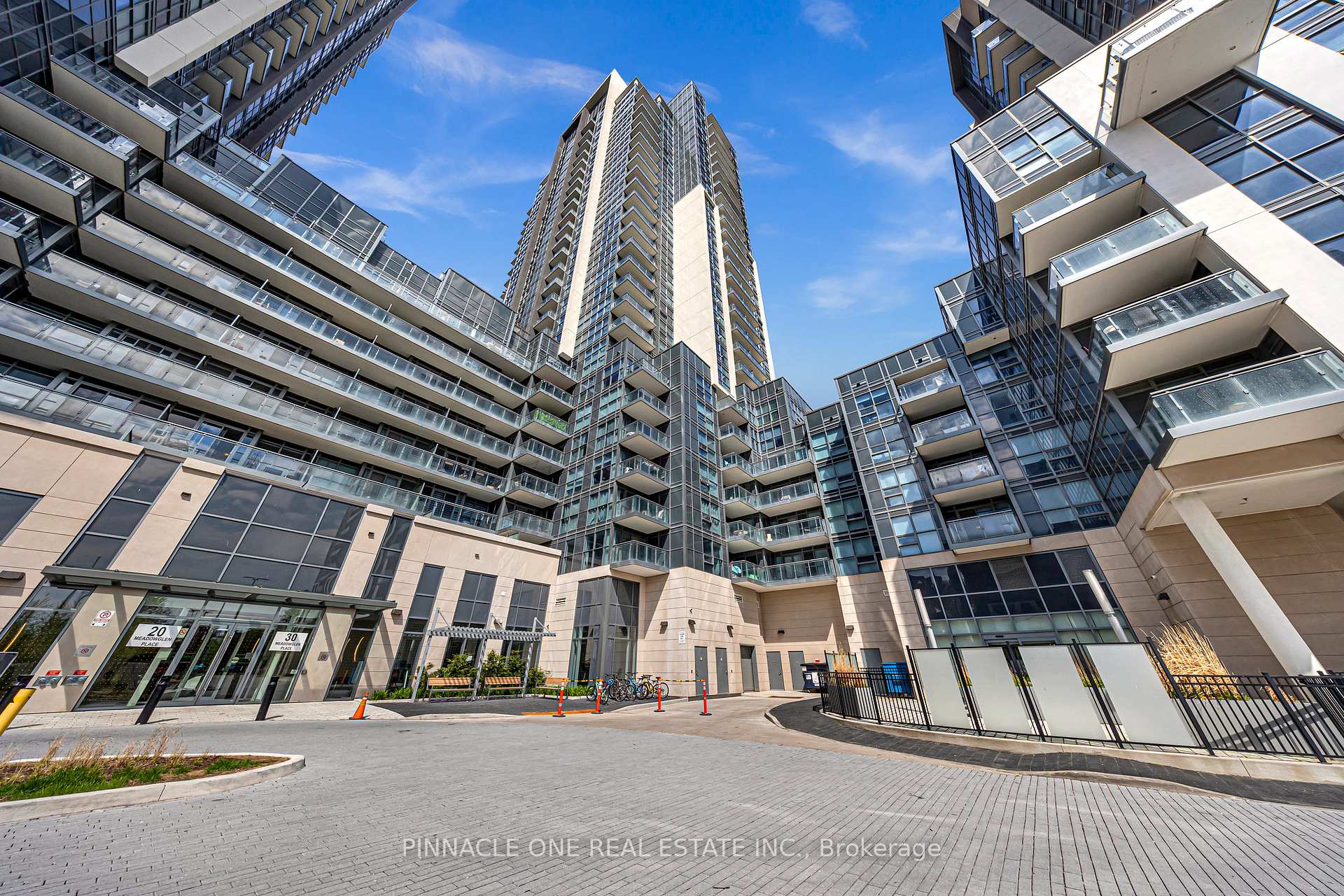 2 Bedrooms Condo at 30 Meadowglen, Toronto For sale