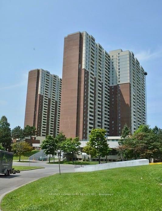 #2614 - 5 Massey Square, Toronto, ON M4C 5L6
