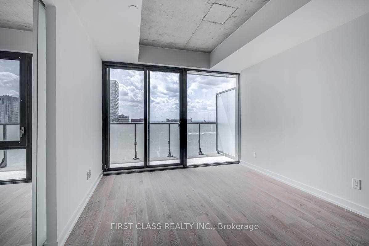 2 Bedrooms Condo at 161 Roehampton,  Toronto For sale