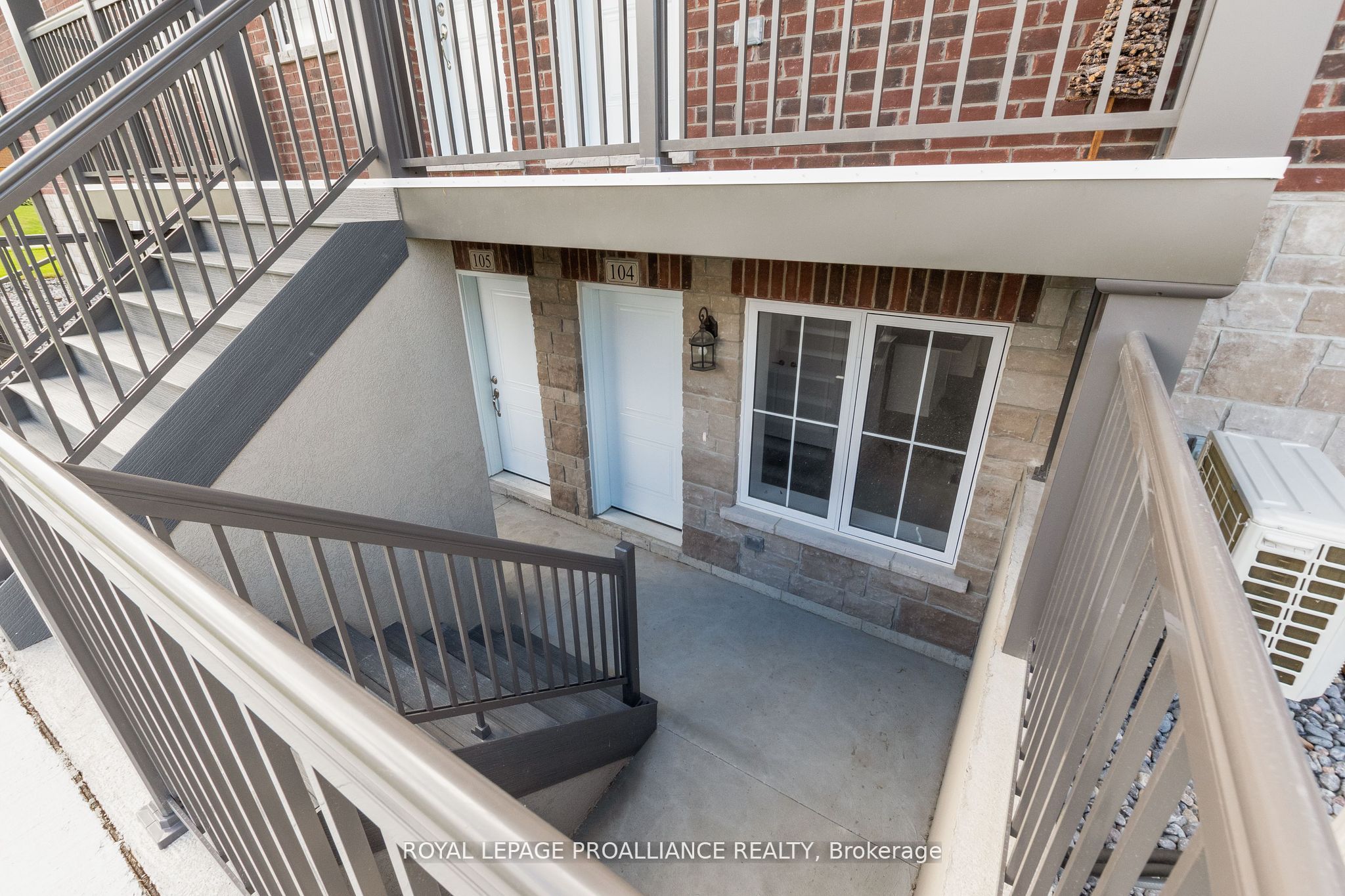 15 Arthur Street, #104