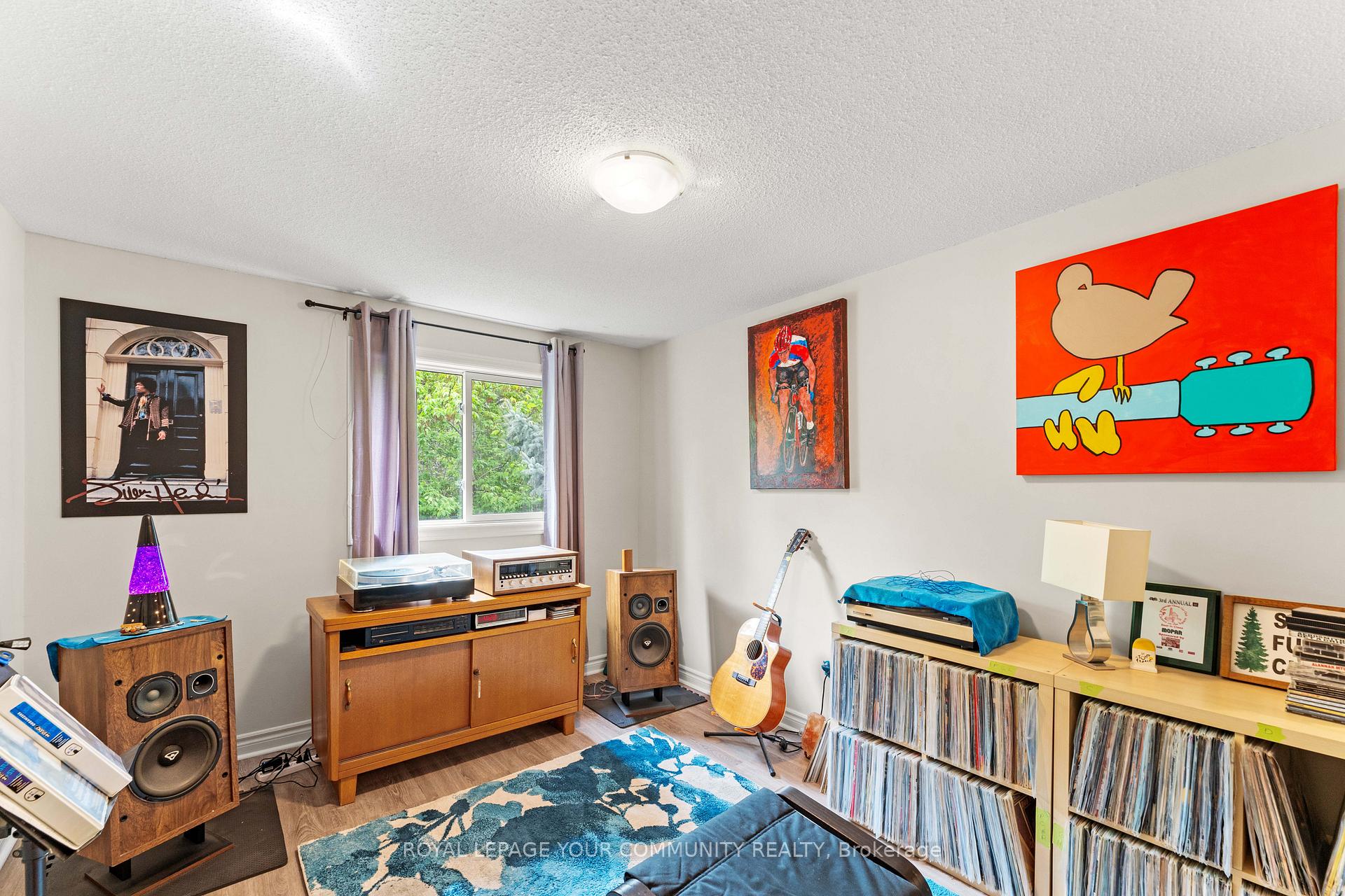 6 Bedrooms Condo at 2655 Gananoque, Mississauga For sale