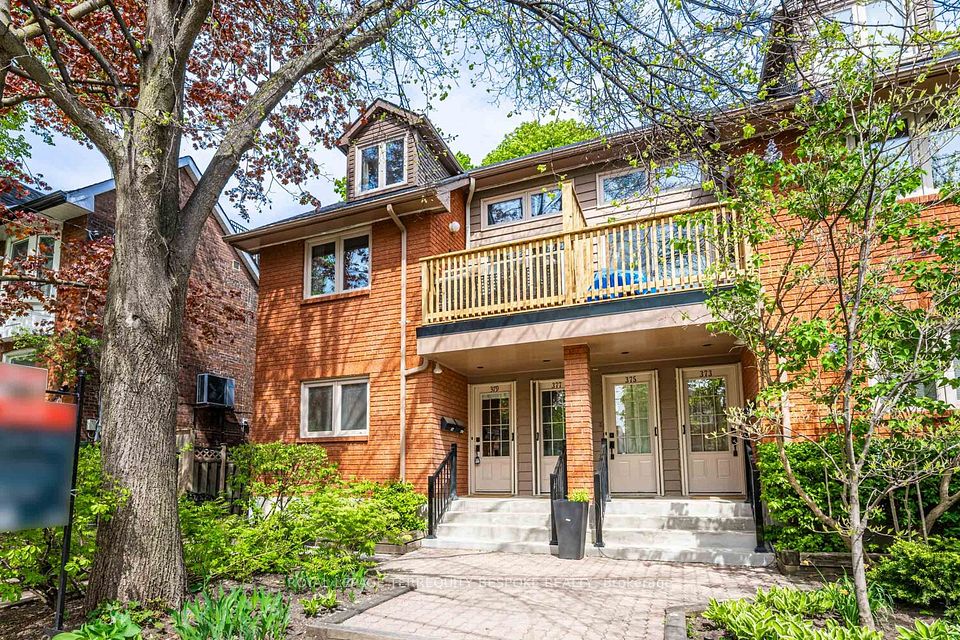 379 Albany Avenue, Toronto, ON M5R 3E2