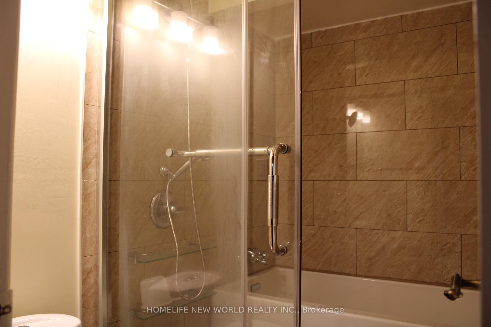 3 Bedrooms Condo at 69 Upper Canada, Toronto For sale