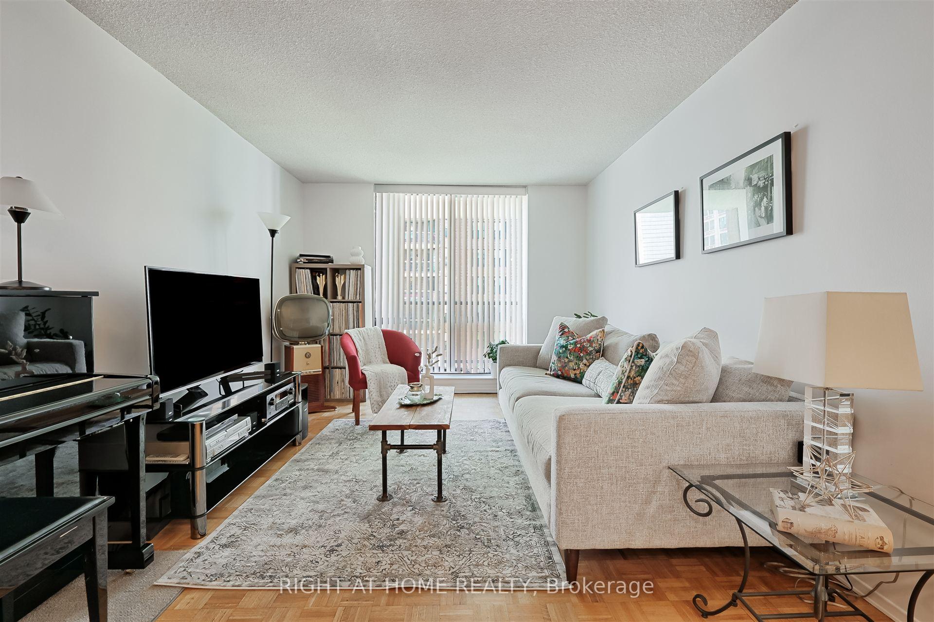2 Bedrooms Condo at 250 Jarvis, Toronto For sale