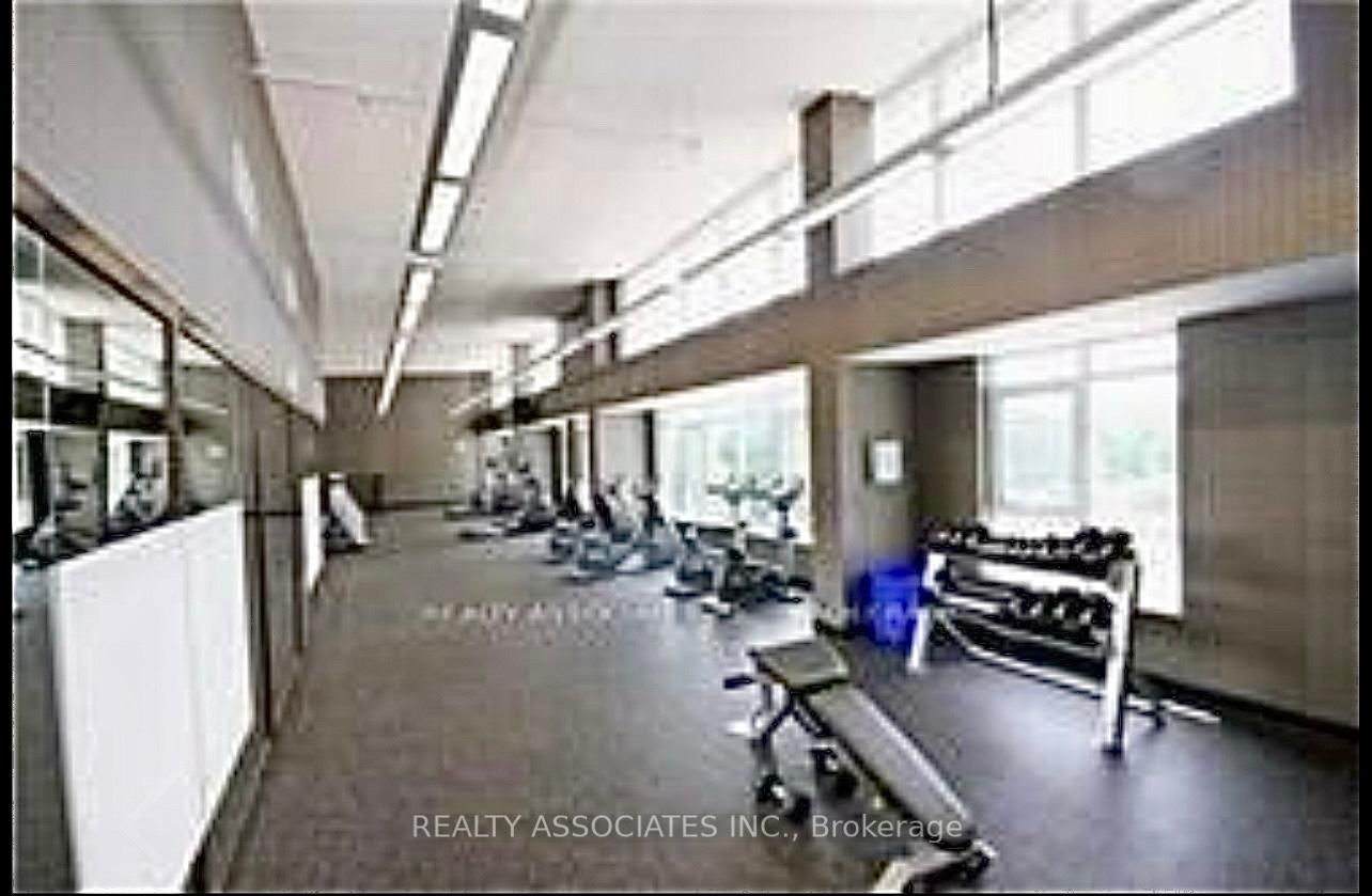 2 Bedrooms Condo at 25 Town Centre, Toronto For sale