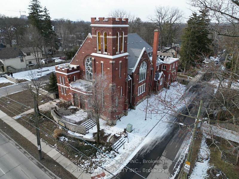 1061 Richmond