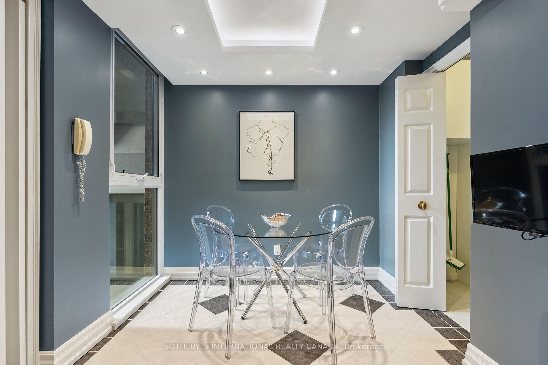 3 Bedrooms Condo at 278 Bloor,  Toronto For sale