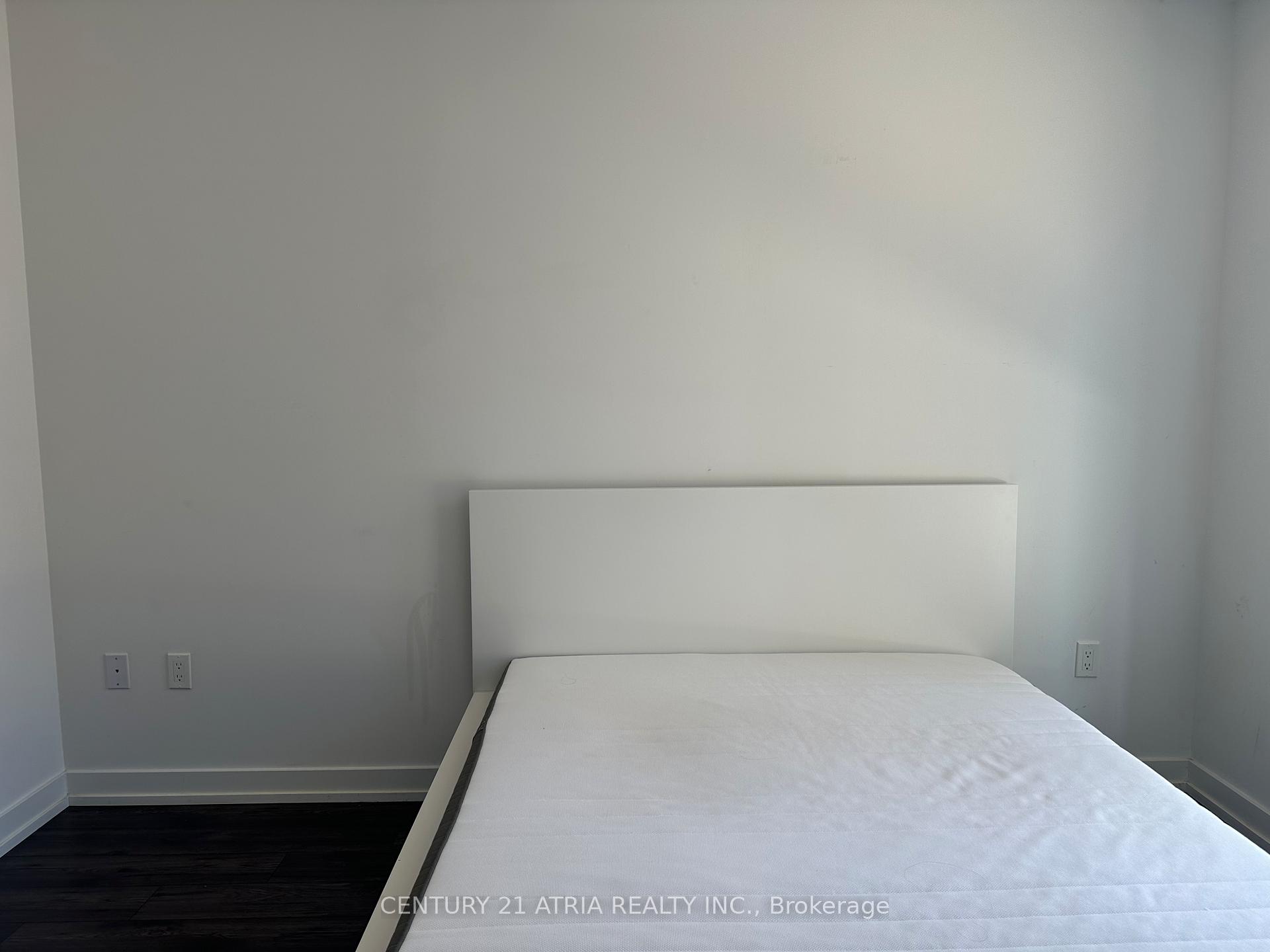 1 Bedroom Condo at 33 Helendale, Toronto For sale
