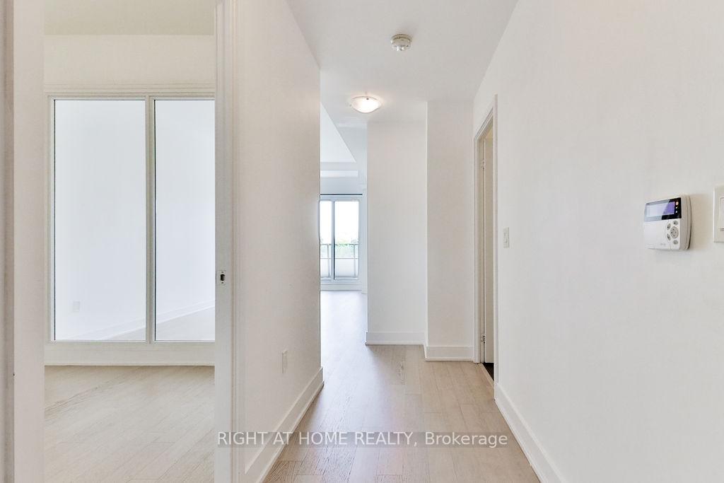 2 Bedrooms Condo at 30 Shore Breeze, Toronto For sale