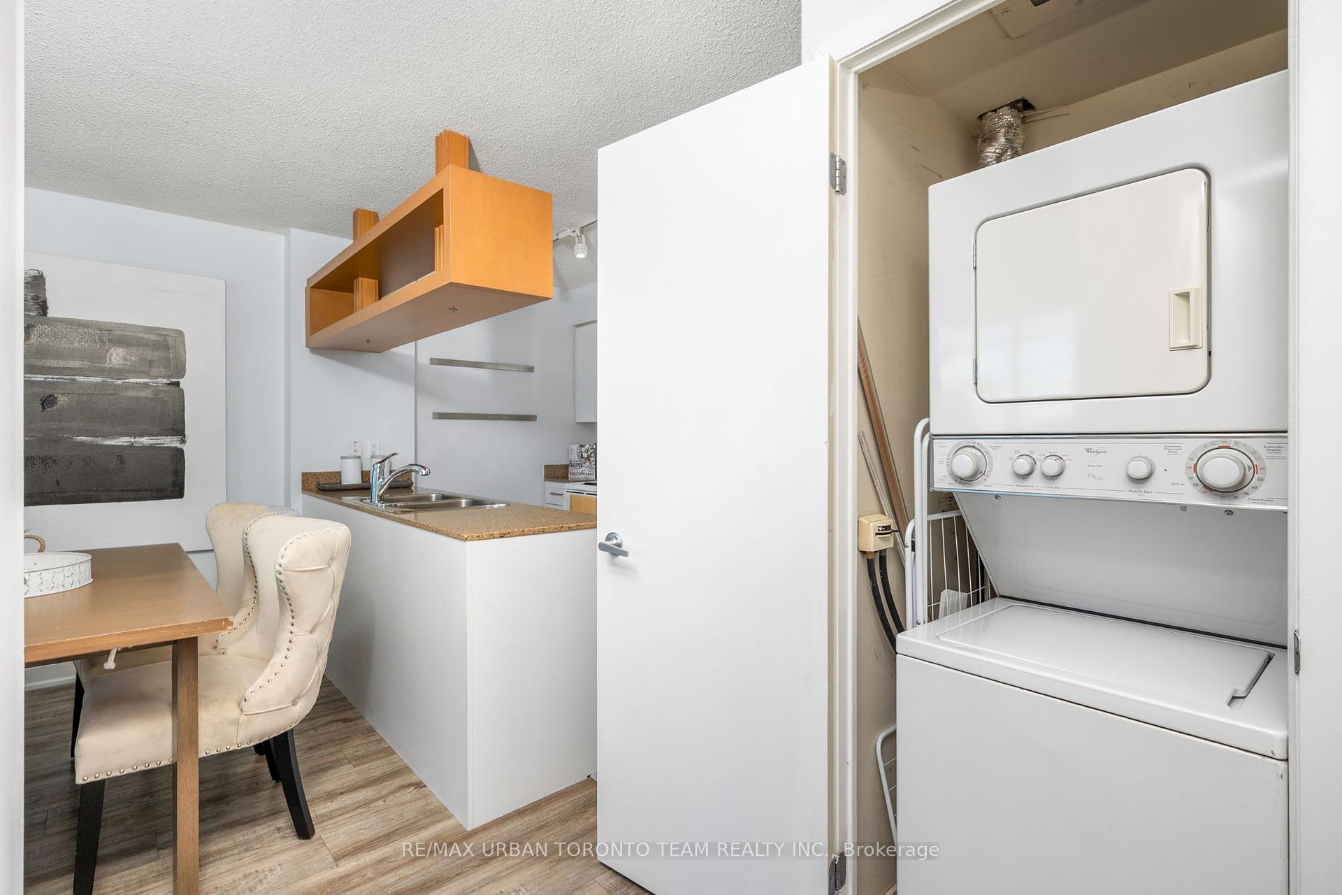 3 Bedrooms Condo at 81 Navy Wharf,  Toronto For sale