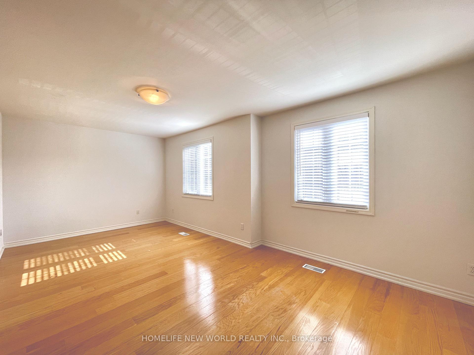 3 Bedrooms Condo at 11 Everson, Toronto For sale