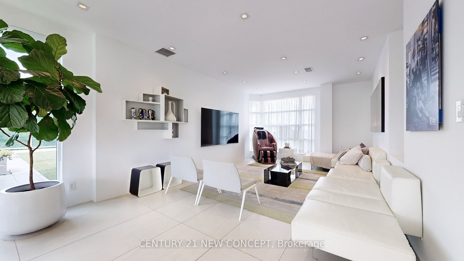 1 Watergarden Way N, #501
