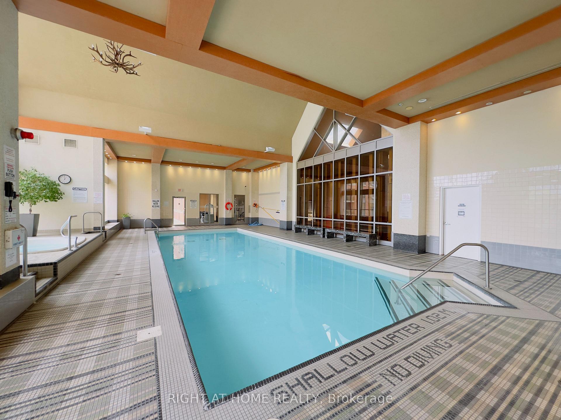 2 Bedrooms Condo at 4090 Living Arts, Mississauga For sale
