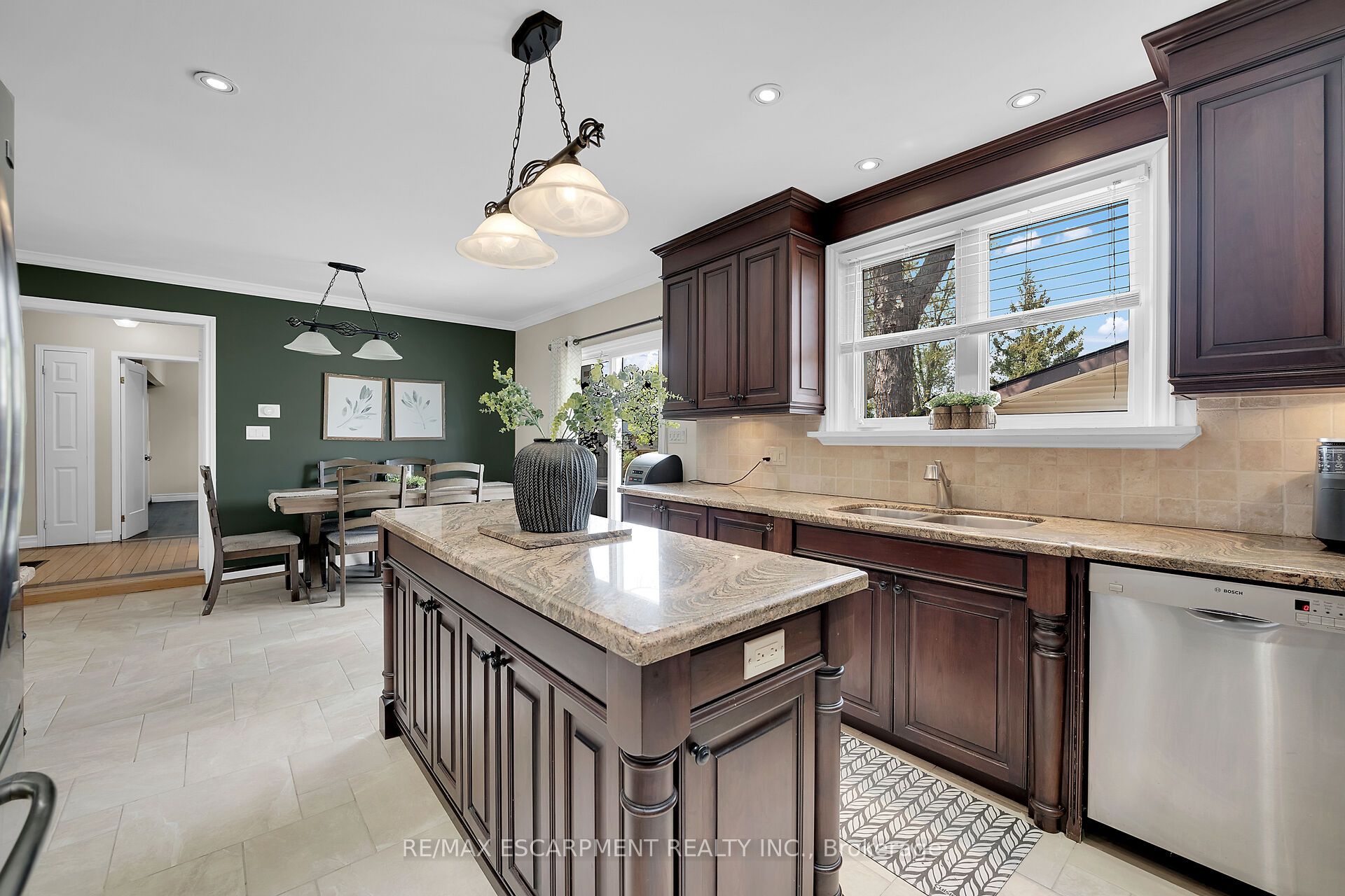 1214 Golf Club Road