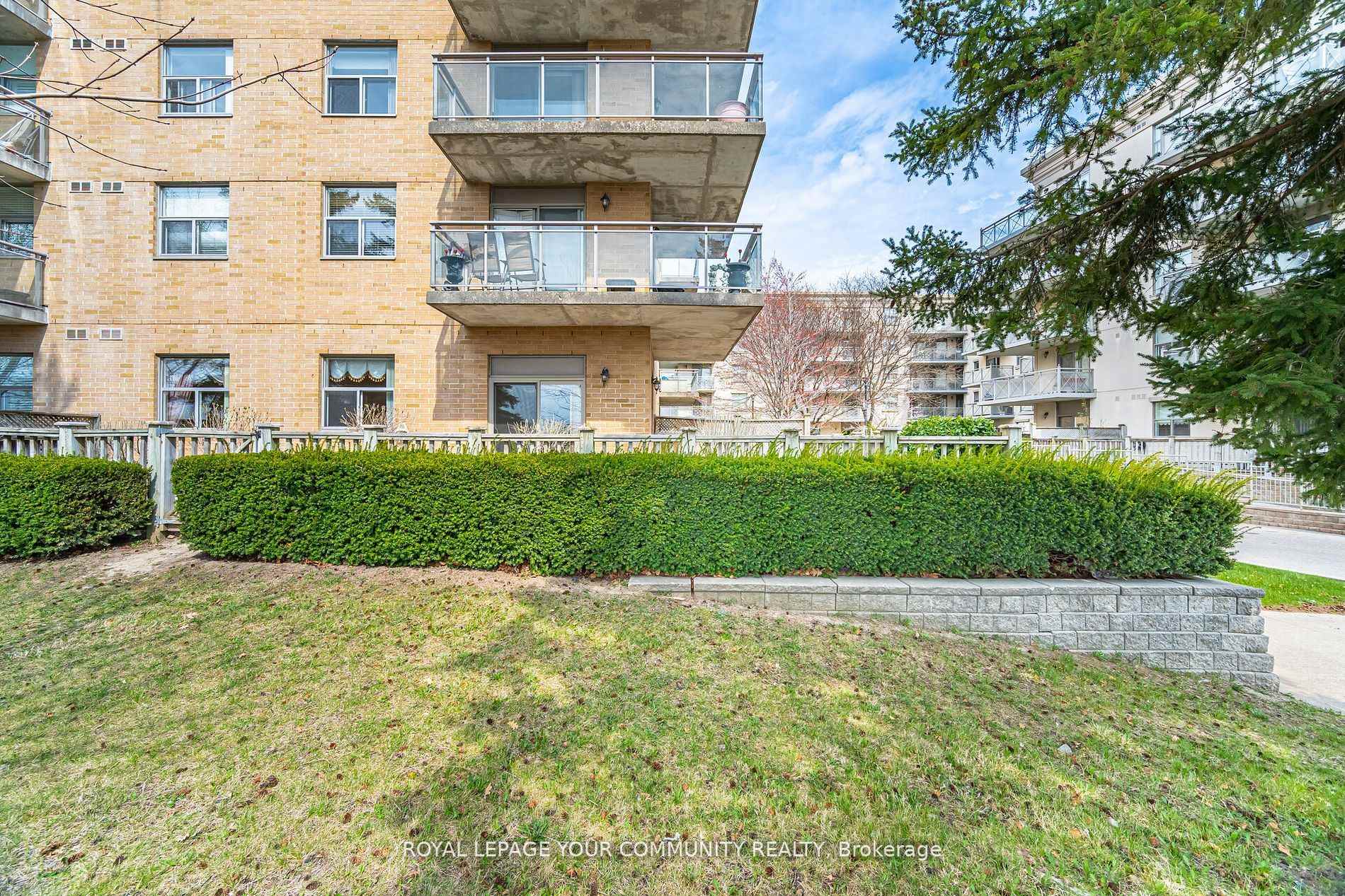 2 Bedrooms Condo at 2502 Rutherford, Vaughan For sale