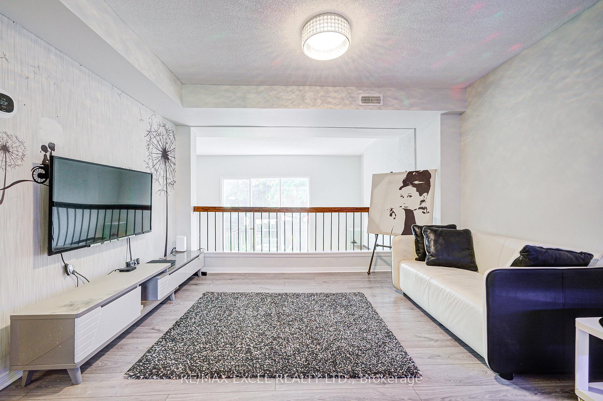 3 Bedrooms Condo at 20 Crockamhill, Toronto For sale