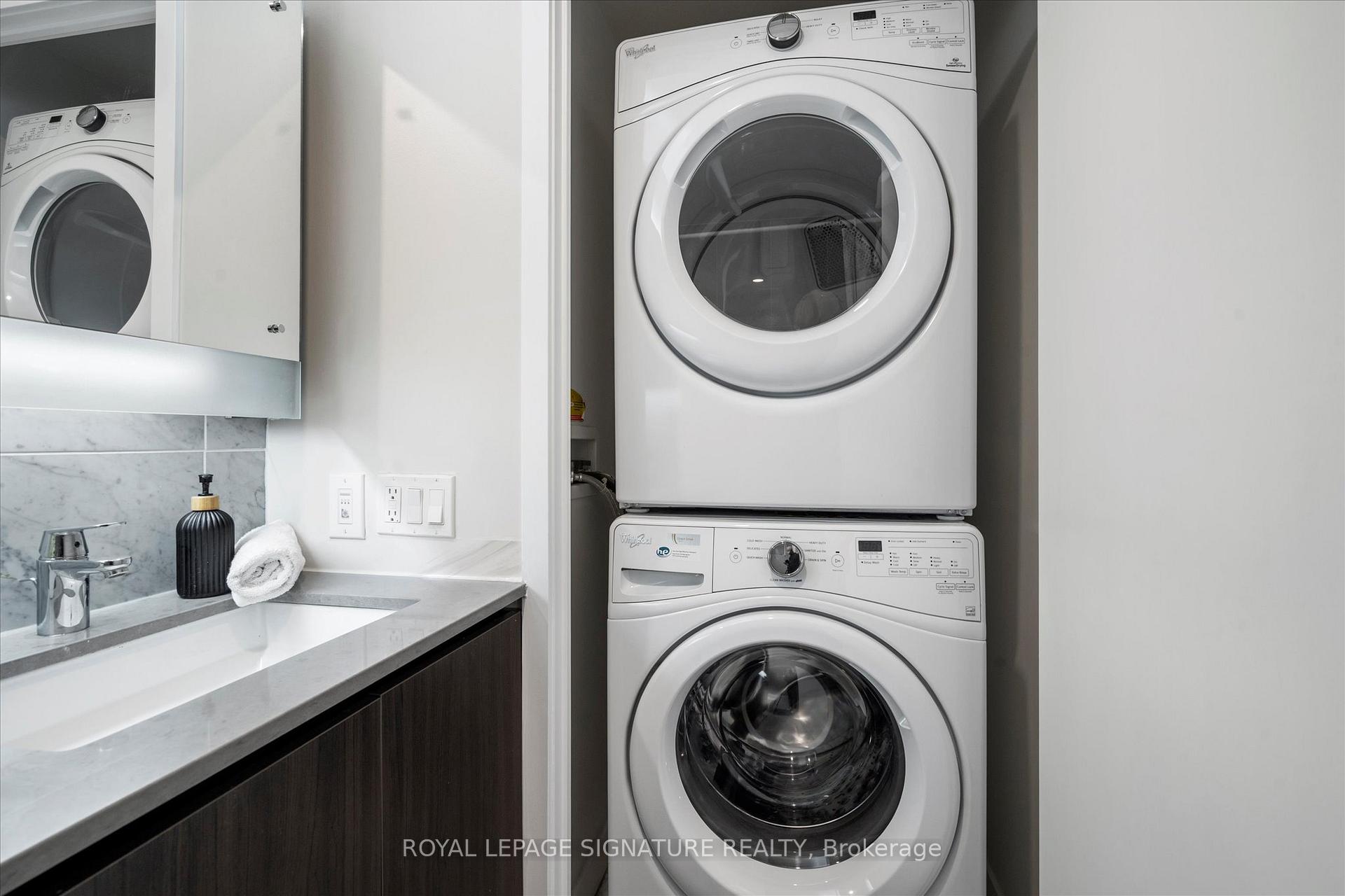 2 Bedrooms Condo at 117 McMahon, Toronto For sale