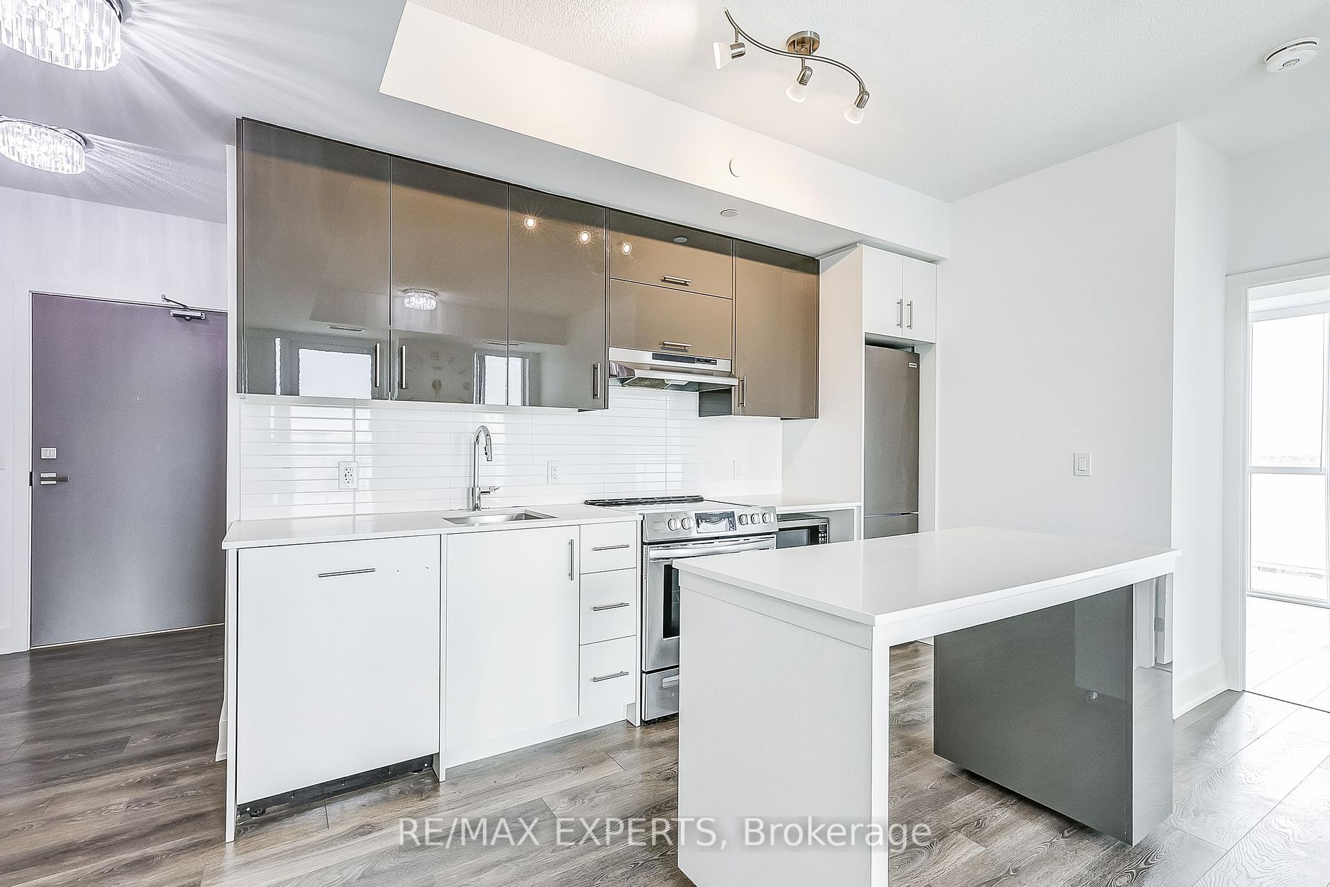 2 Bedrooms Condo at 188 Fairview Mall,  Toronto For sale