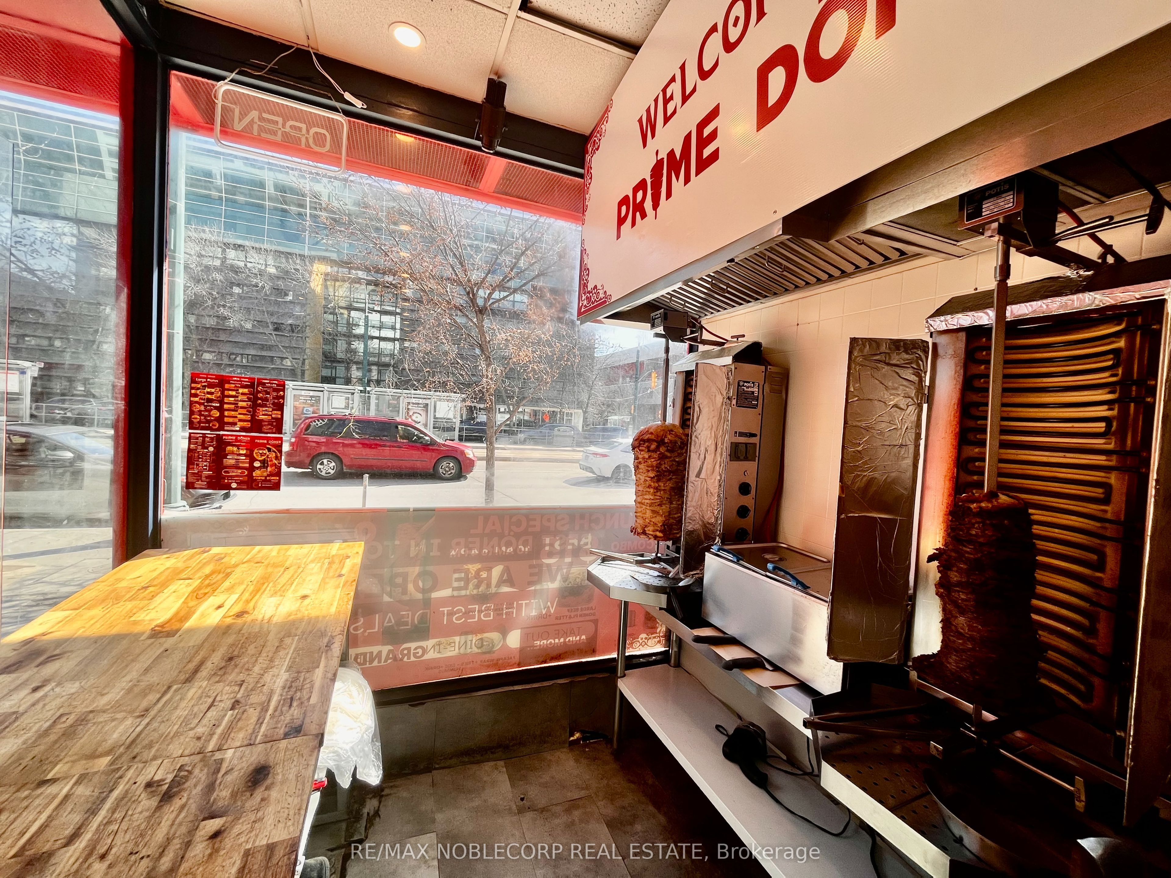 656 Spadina Avenue