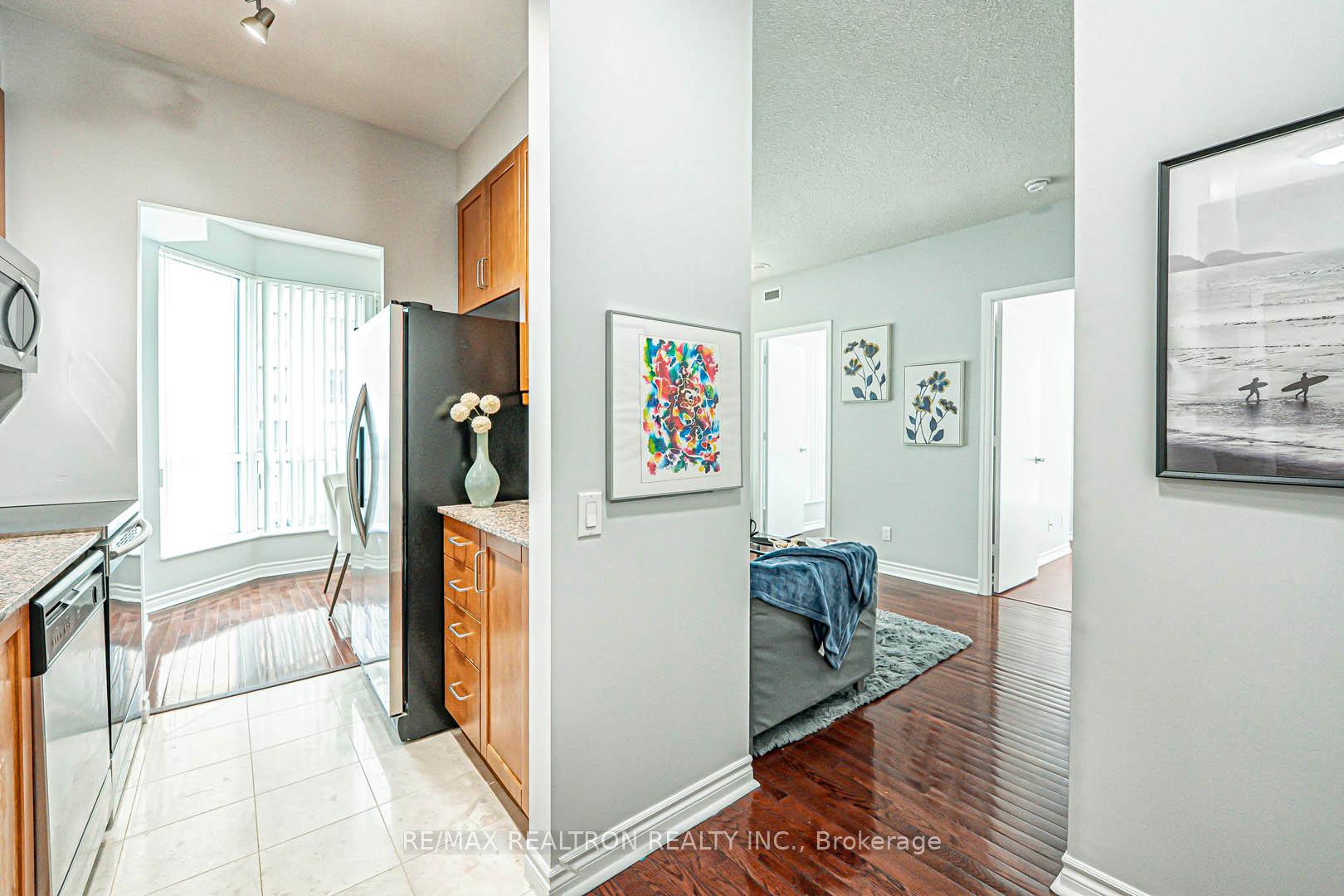 2 Bedrooms Condo at 60 Byng, Toronto For sale
