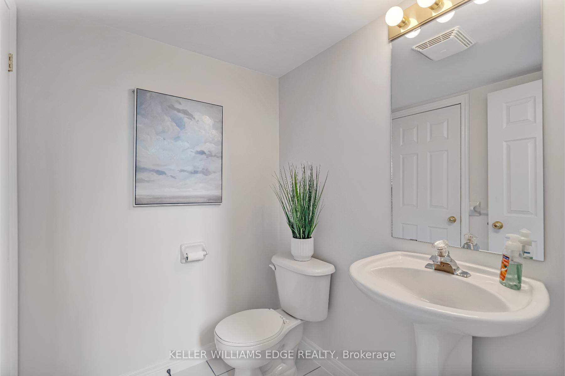 2 Bedrooms Condo at 4045 Upper Middle, Burlington For sale