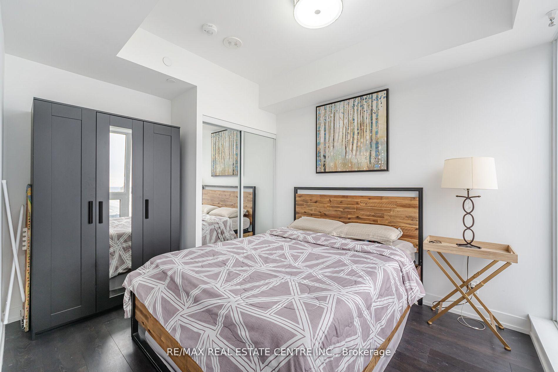 2 Bedrooms Condo at 55 Mercer,  Toronto For sale