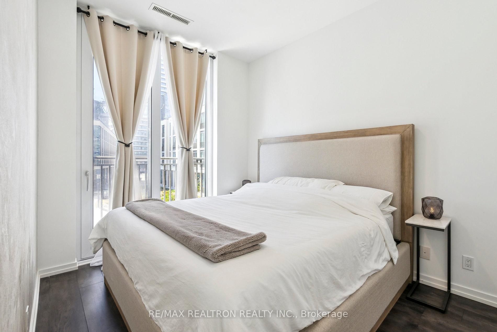 2 Bedrooms Condo at 7890 Jane, Vaughan For sale