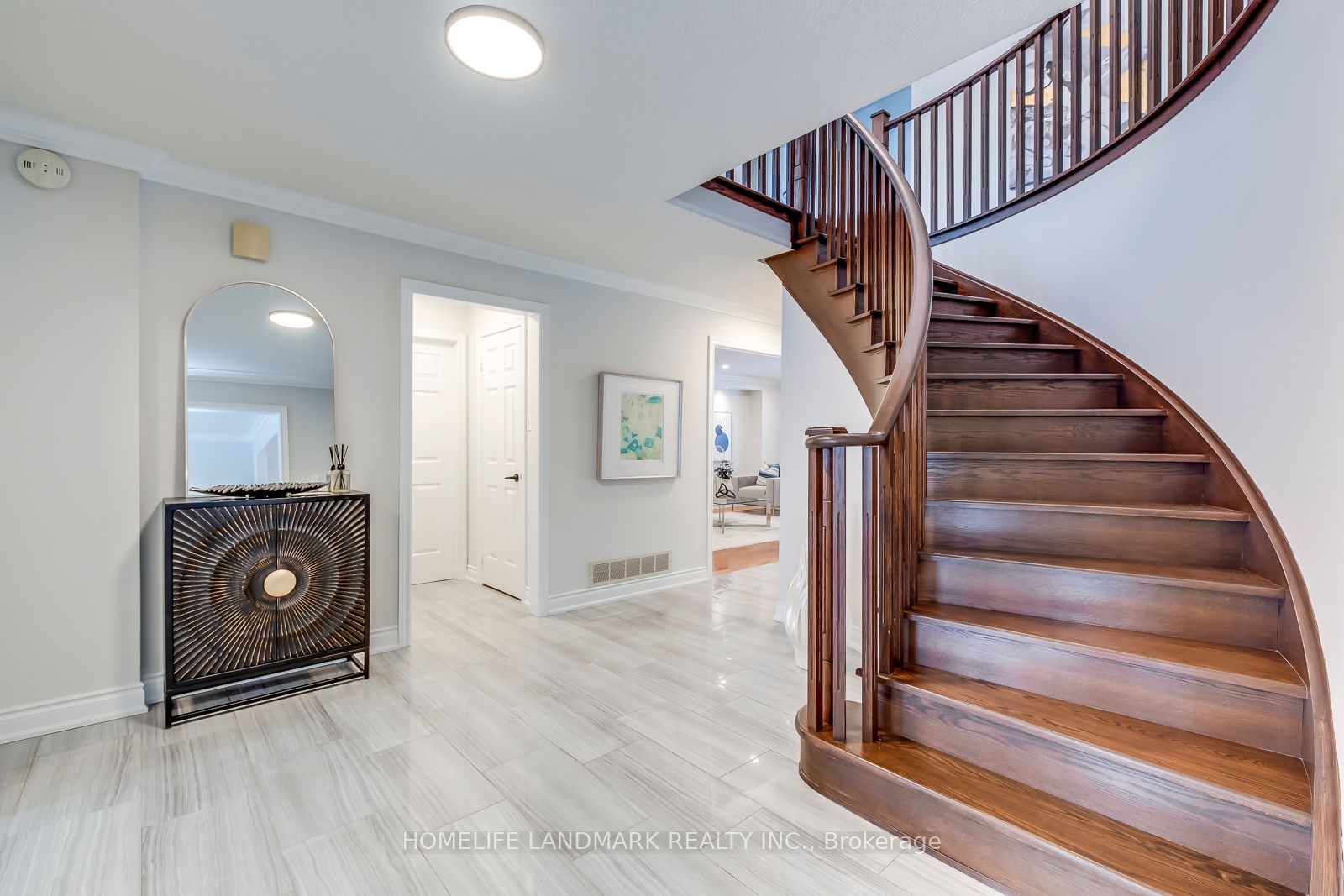 503 BLENHEIM Crescent