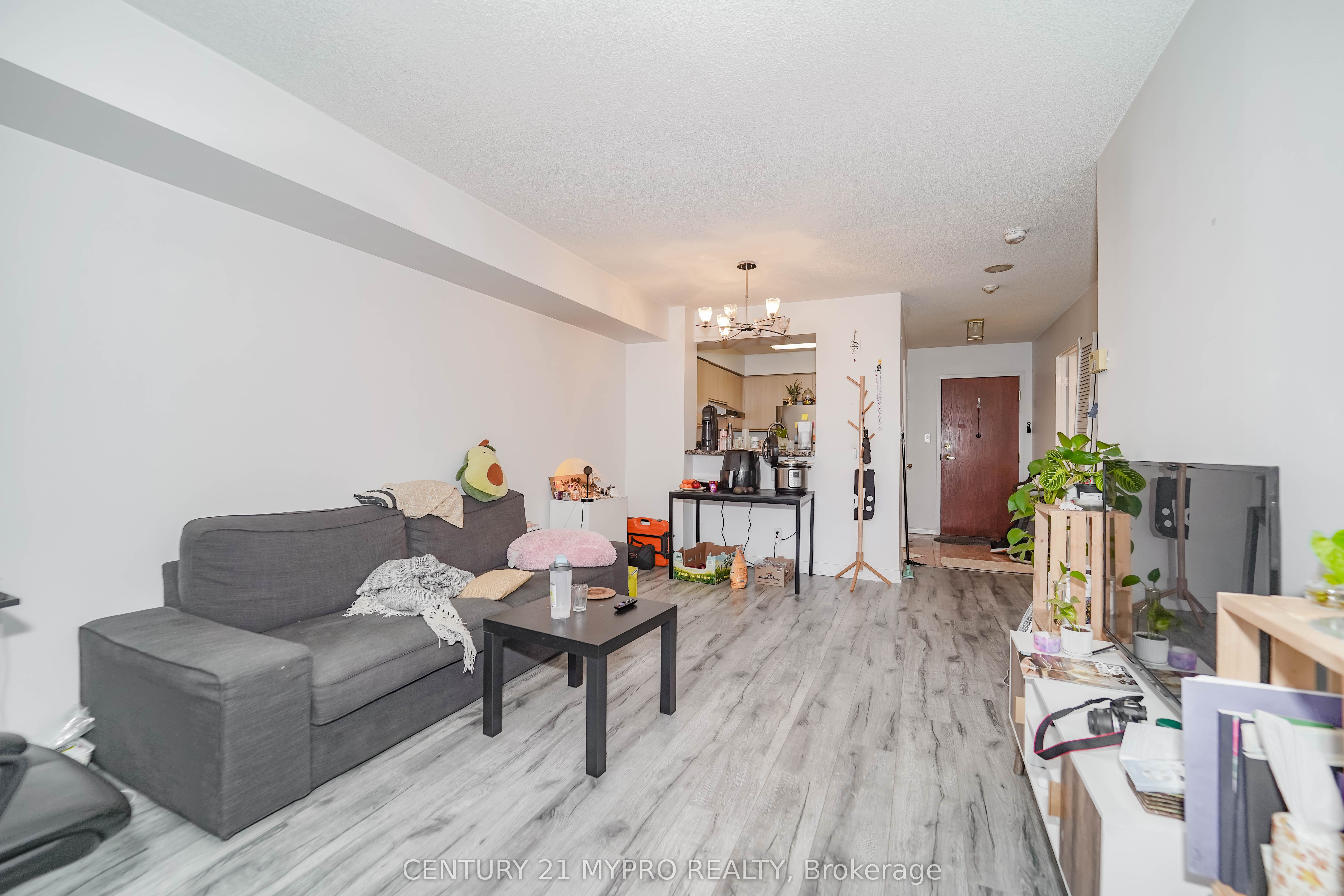 18 Hillcrest Avenue, #801