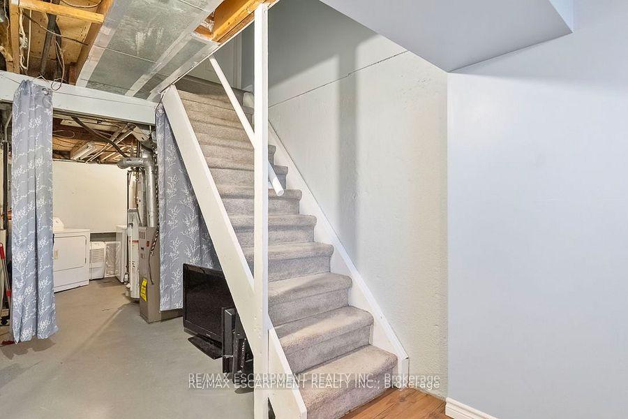 3 Bedrooms Condo at 1301 Upper Gage,  Hamilton For sale