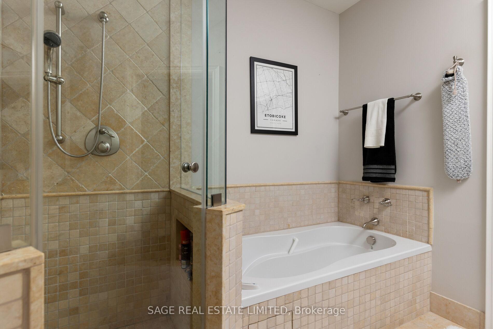 2 Bedrooms Condo at 25 Earlington, Toronto For sale