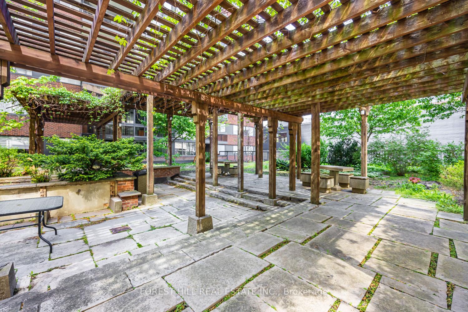 3 Bedrooms Condo at 900 Yonge, Toronto For sale