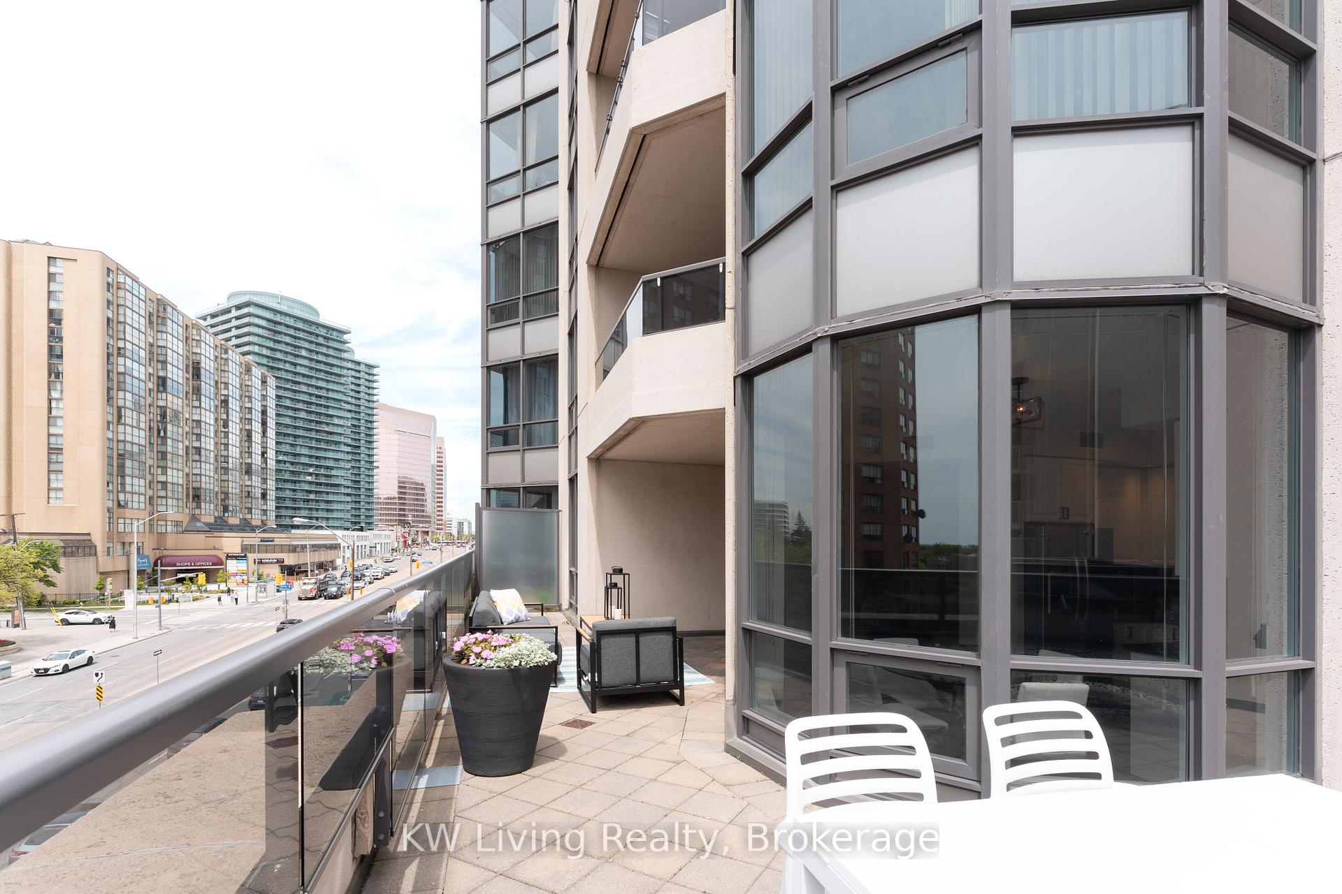 4 Bedrooms Condo at 500 Doris, Toronto For sale