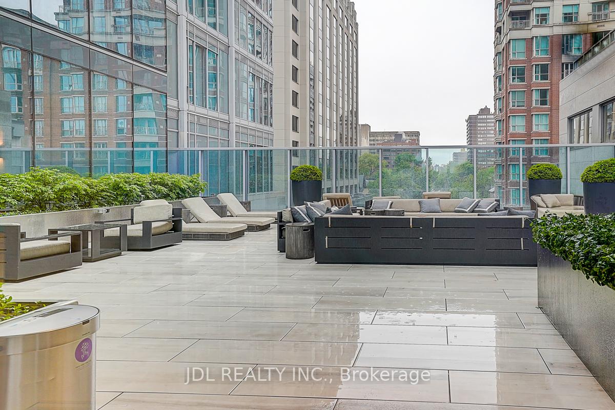 1 Bedroom Condo at 188 Cumberland, Toronto For sale