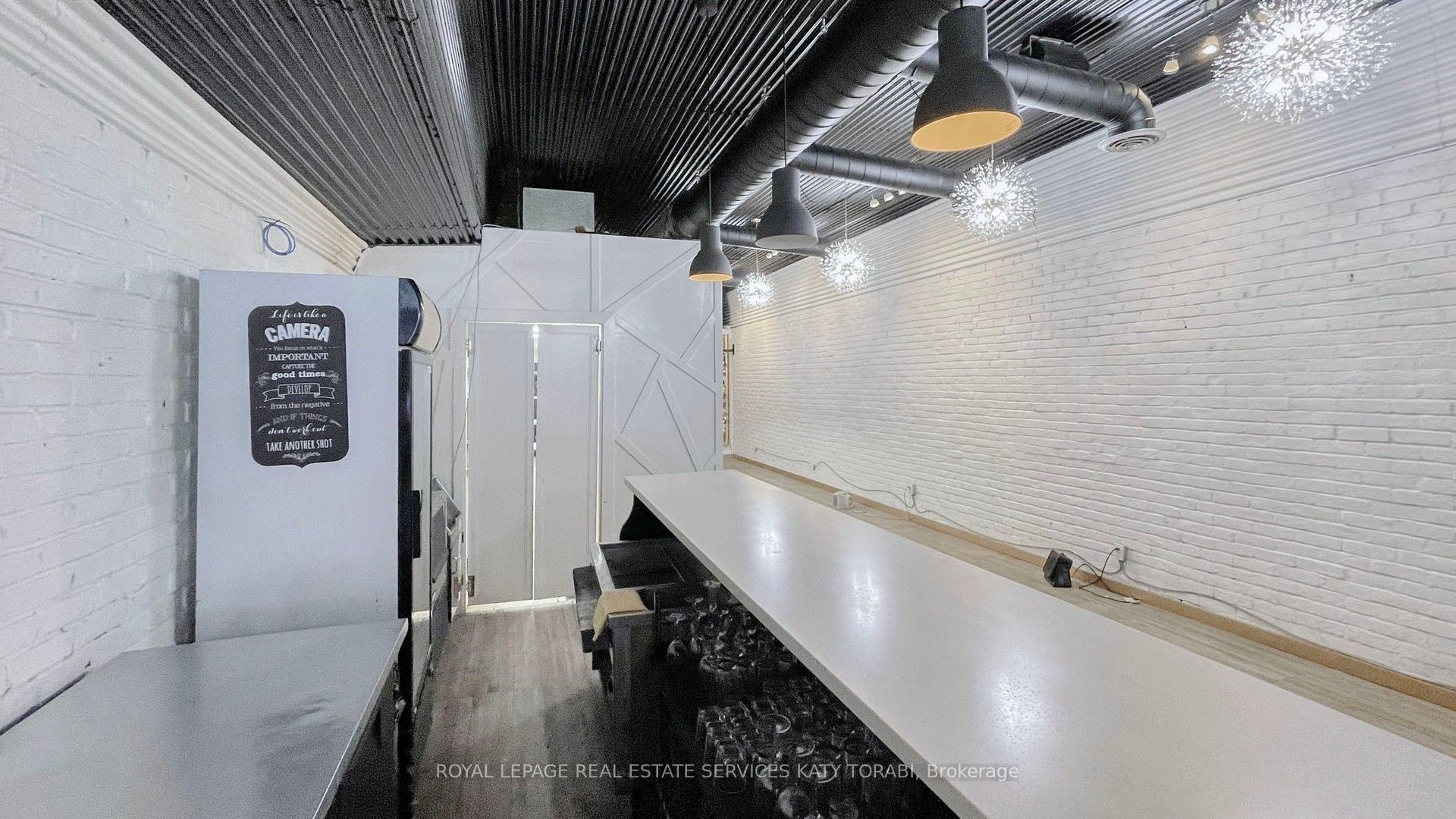 566 Queen Street W