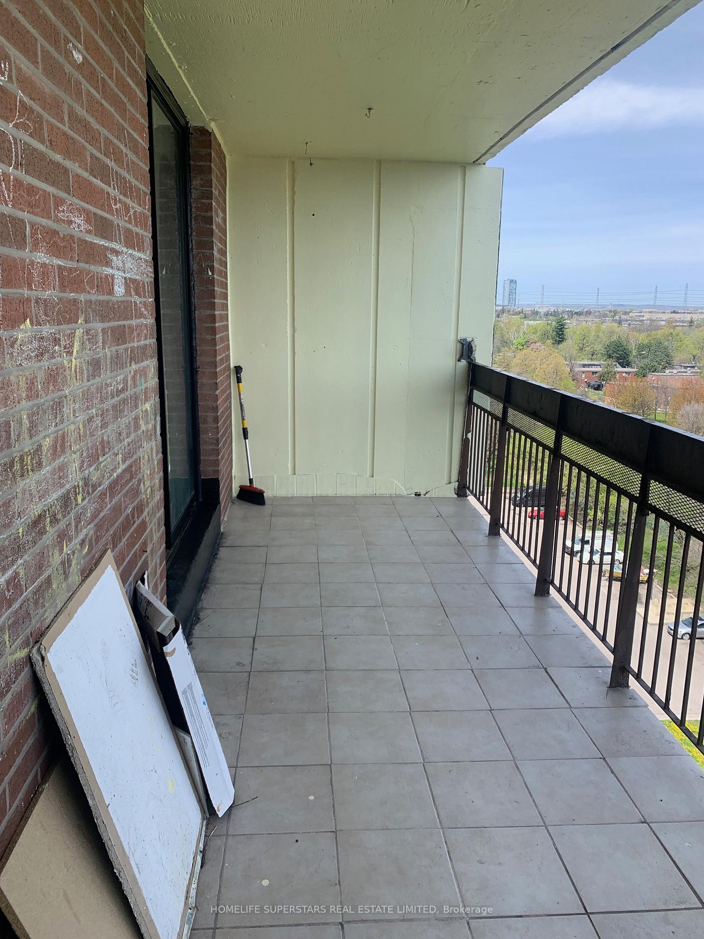 3 Bedrooms Condo at 4645 Jane,  Toronto For sale