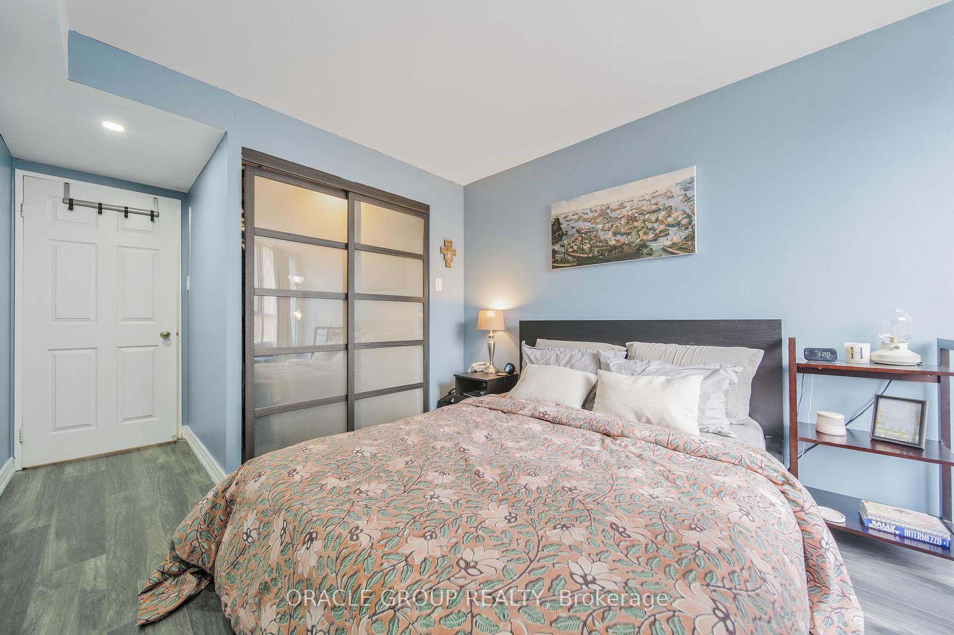 1 Bedroom Condo at 1485 Lakeshore,  Mississauga For sale