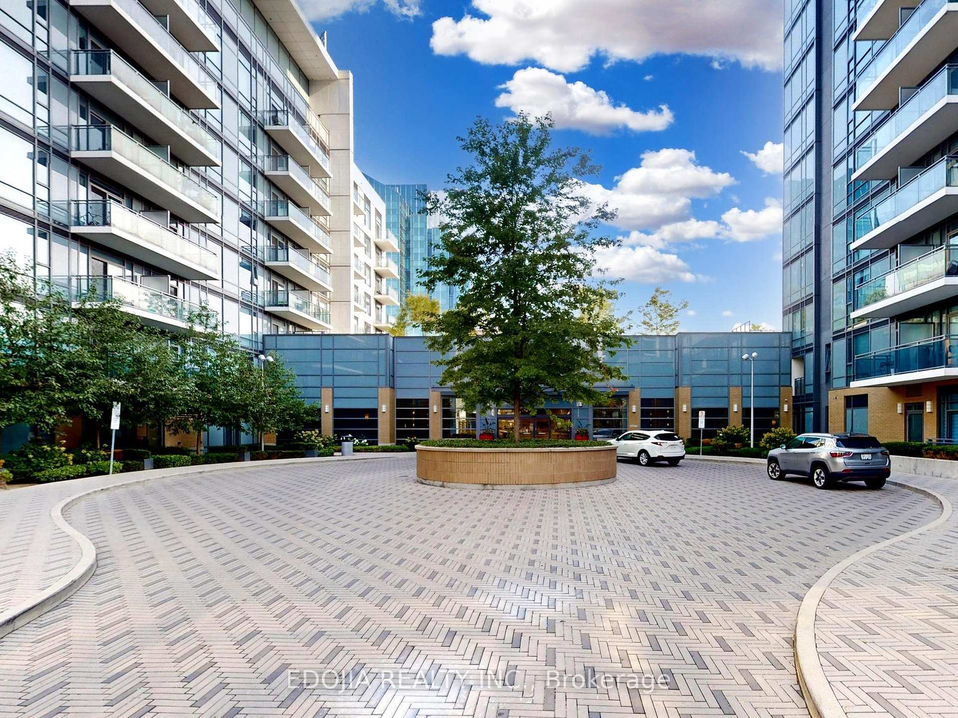 2 Bedrooms Condo at 50 Ann O’reilly, Toronto For sale
