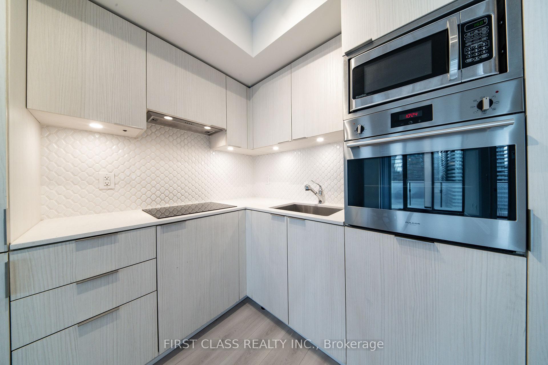 2 Bedrooms Condo at 11 Wellesley,  Toronto For sale