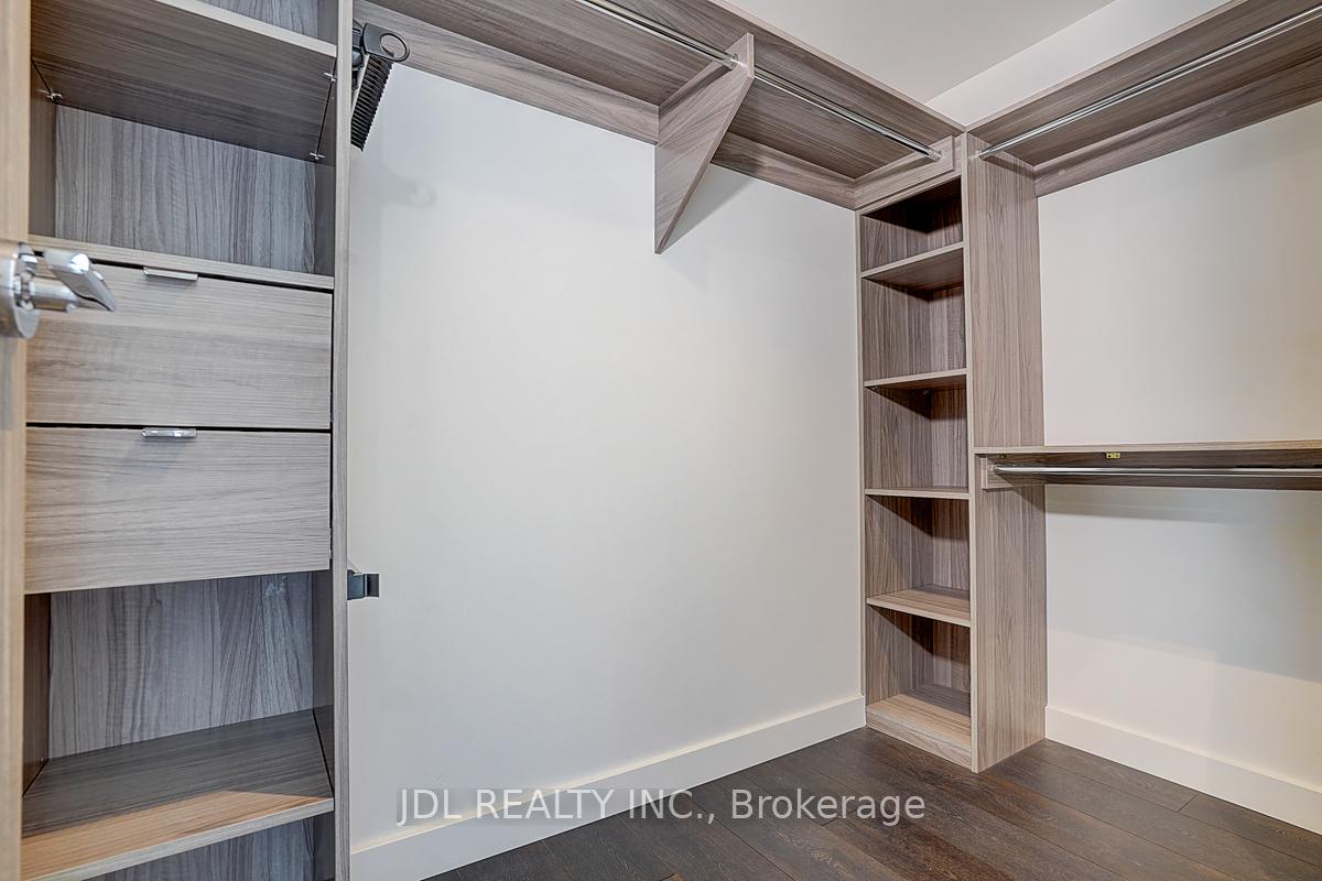3 Bedrooms Condo at 95 Mcmahon, Toronto For sale
