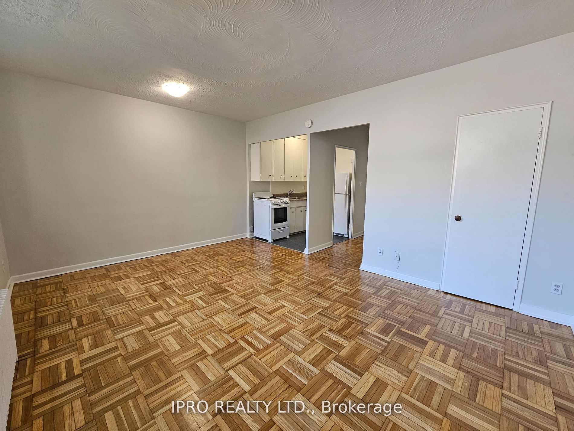 20 Cosburn Avenue, #101