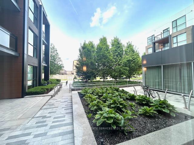 3 Bedrooms Condo at 150 Sabina, Oakville For sale