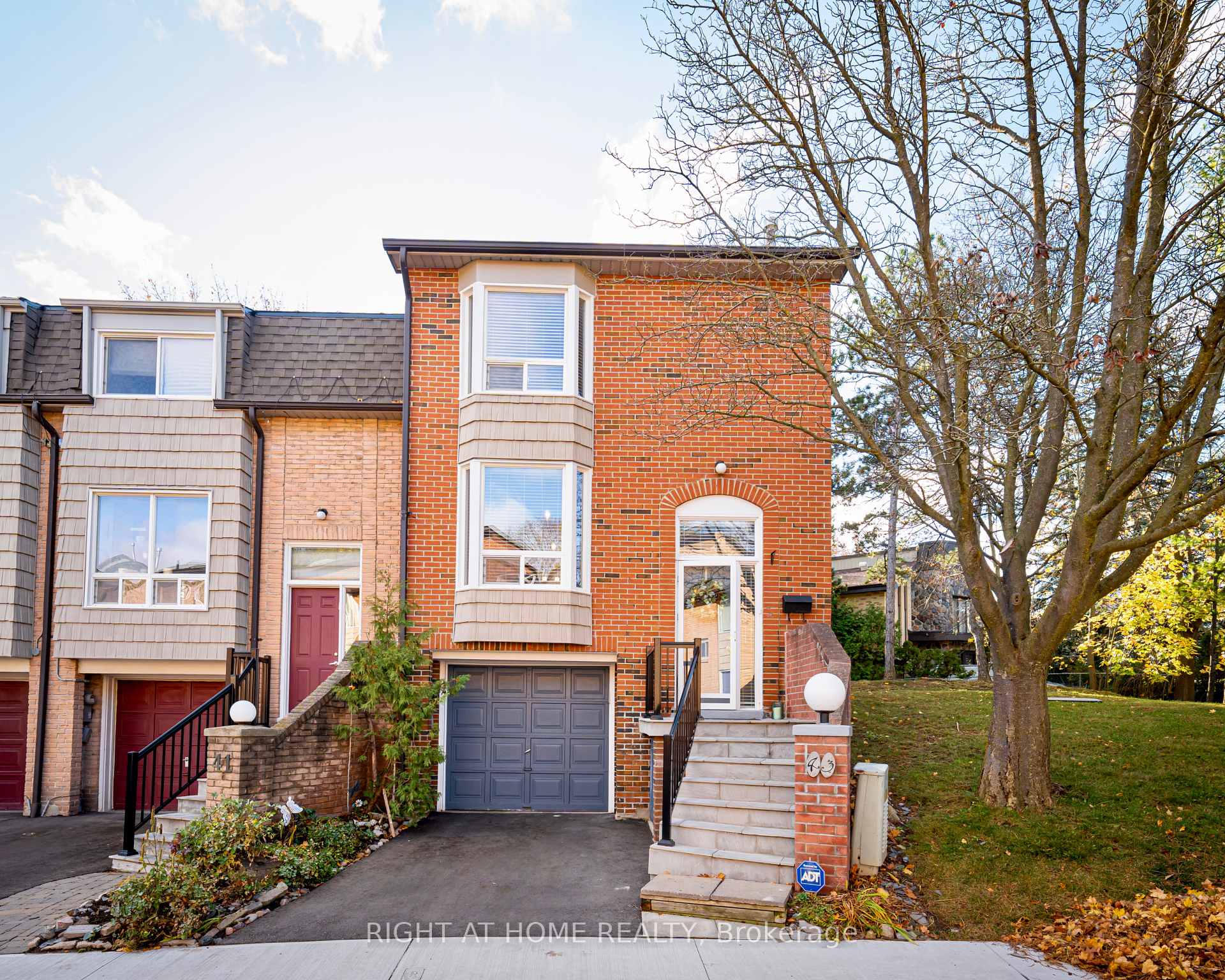 3 Bedrooms Condo at 43 Wild Ginger, Toronto For sale