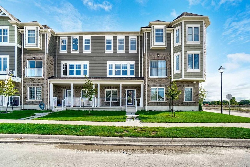 152 Village Gate