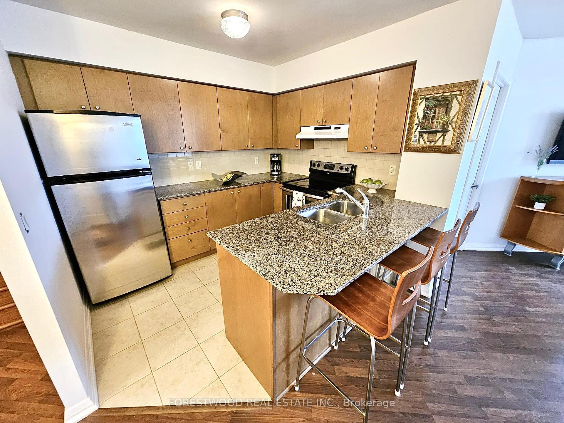 3 Bedrooms Condo at 220 Forum, Mississauga For sale