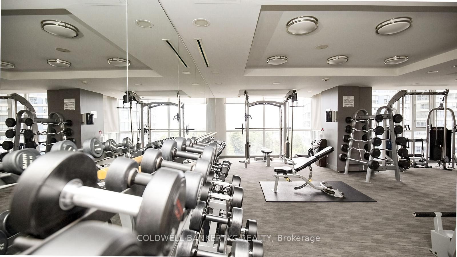 2 Bedrooms Condo at 223 Webb, Mississauga For sale