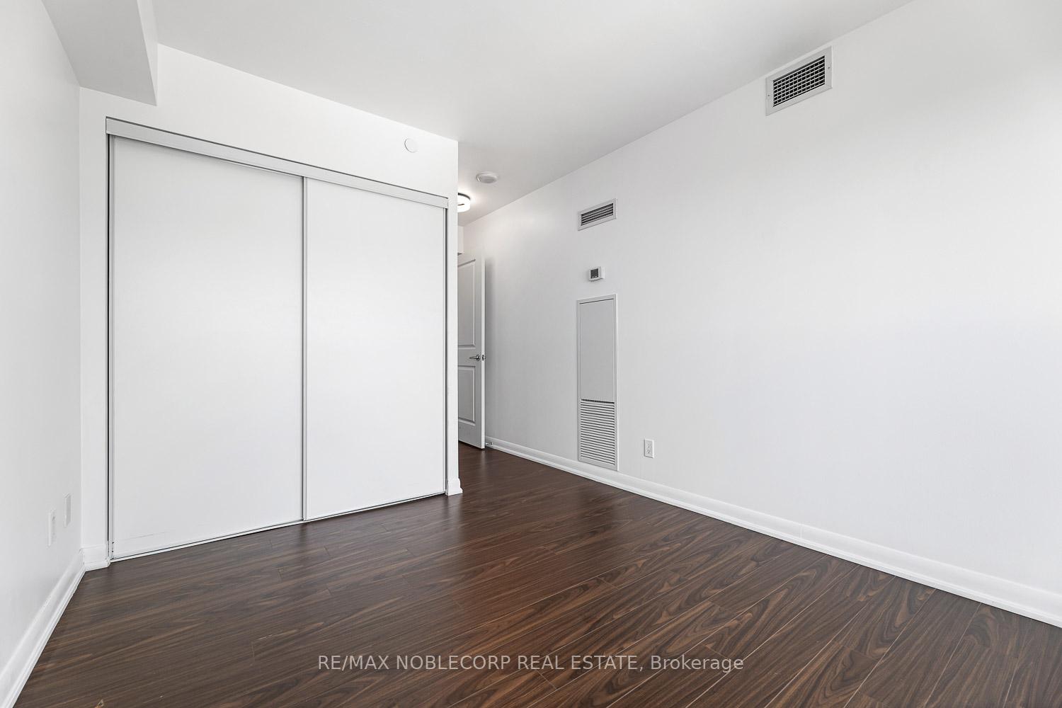 2 Bedrooms Condo at 215 Sherway Gardens, Toronto For sale