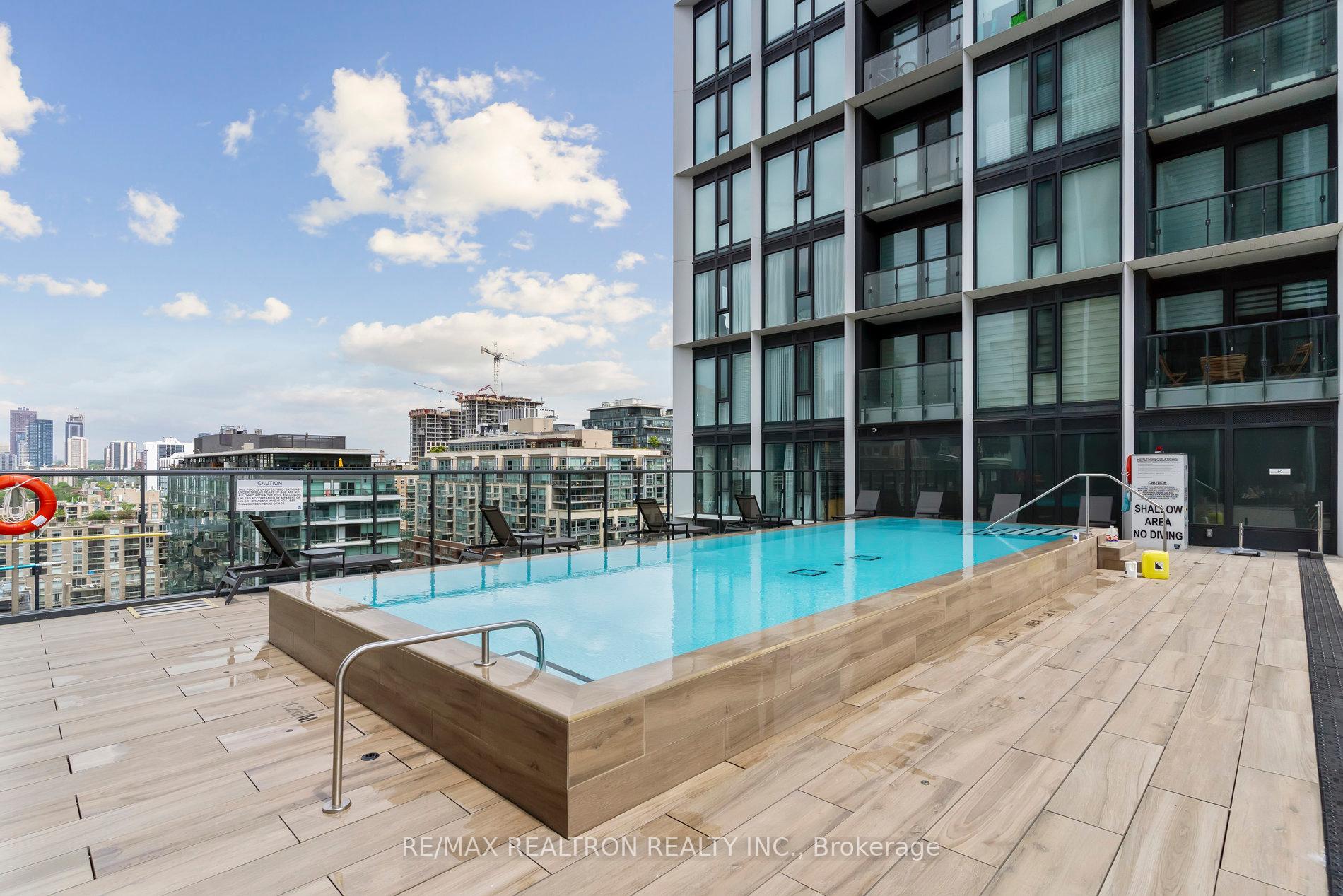 2 Bedrooms Condo at 158 Front, Toronto For sale